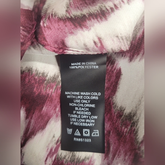 Vince Camuto S Sleeveless Silky Smooth Top - Picture 3 of 4